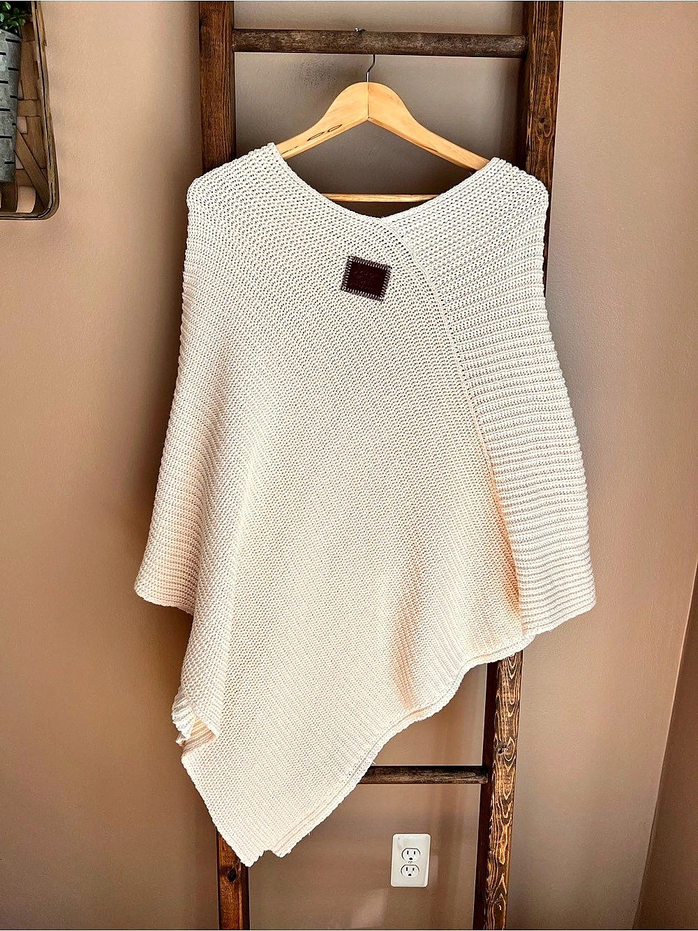 Love Your Melon 100 % Cotton Cream Knit Poncho - Picture 2 of 4